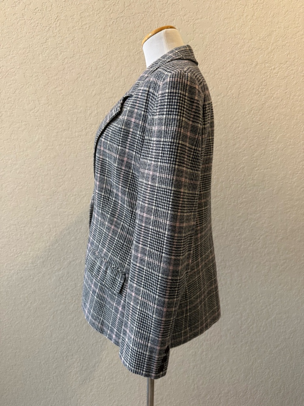 Pendleton Plaid Blazer - Picture 2 of 8